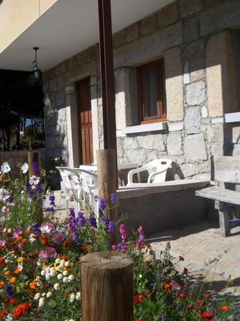 Imagen de los exteriores del Hotel Rural Altogredos. Foto 15
