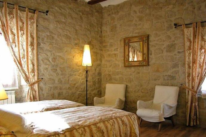 Imagen de la habitación del Hotel Rural Ana de Navarra. Foto 10