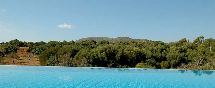 Imagen de la piscina del Hotel Rural Belle Son Mas Luxury Finca. Foto 16