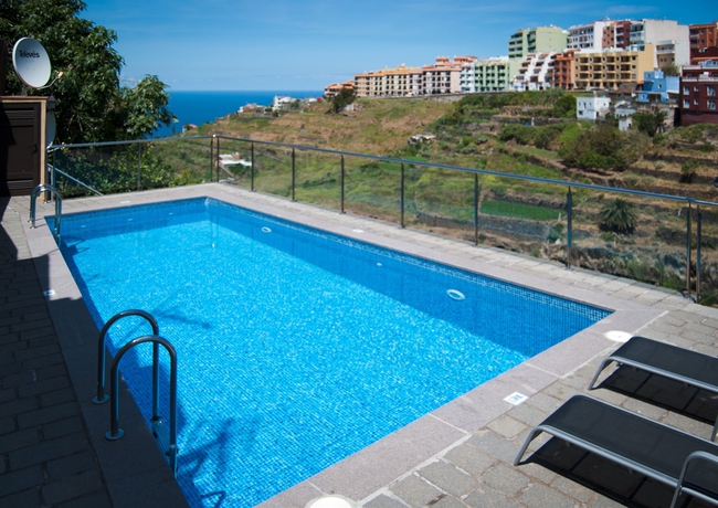 Imagen de la piscina del Hotel Rural Bentor. Foto 9