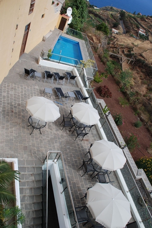 Imagen de la piscina del Hotel Rural Bentor. Foto 10