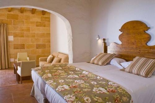 Imagen de la piscina del Hotel Rural Binigaus Vell. Foto 16