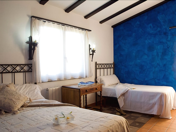 Imagen de la habitación del Hotel Rural CASA FONTEQUEIROSO (MUXÍA). Foto 10