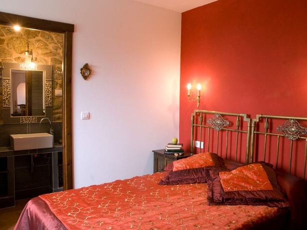 Imagen de la habitación del Hotel Rural CASA FONTEQUEIROSO (MUXÍA). Foto 11