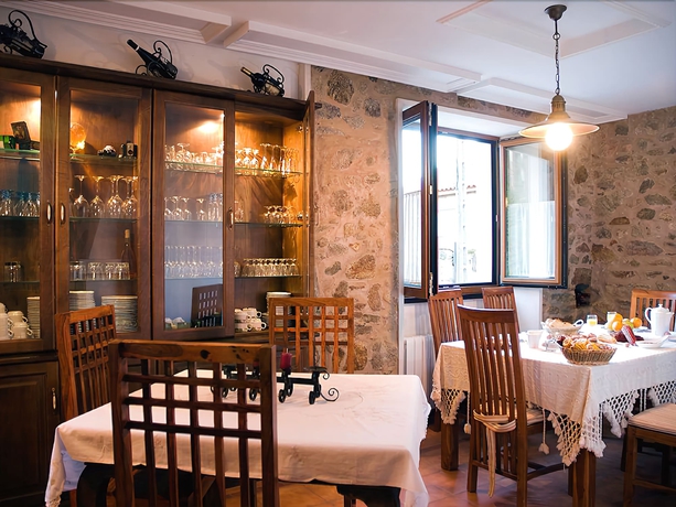 Imagen del bar/restaurante del Hotel Rural CASA FONTEQUEIROSO (MUXÍA). Foto 3