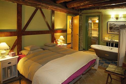 Imagen de la habitación del Hotel Rural Cal Bou Rural Resort. Foto 4