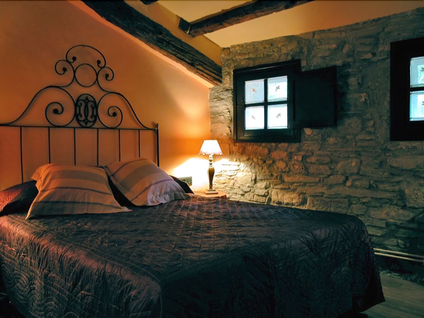 Imagen de la habitación del Hotel Rural Campalans, Borred&aacute;. Foto 9