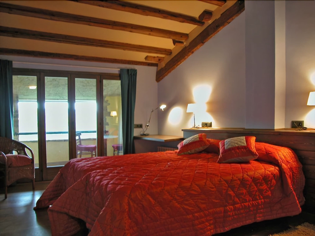 Imagen de la habitación del Hotel Rural Campalans, Borred&aacute;. Foto 10
