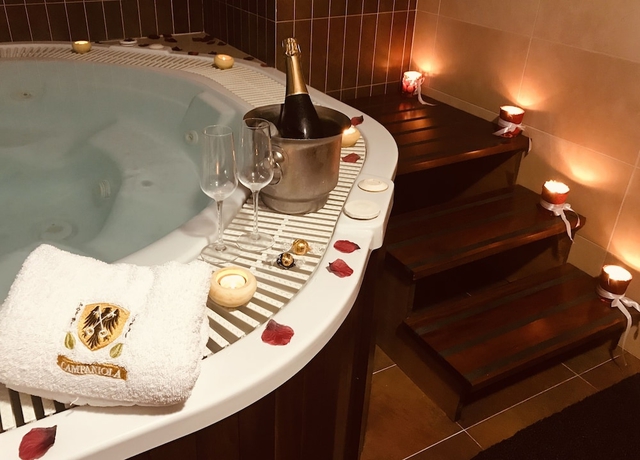 Imagen de la piscina del Hotel Rural Campaniola. Foto 19