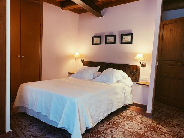 Imagen de la habitación del Hotel Rural Can Bayre. Foto 2