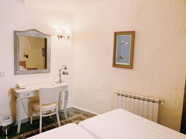 Imagen de la habitación del Hotel Rural Can Bayre. Foto 4