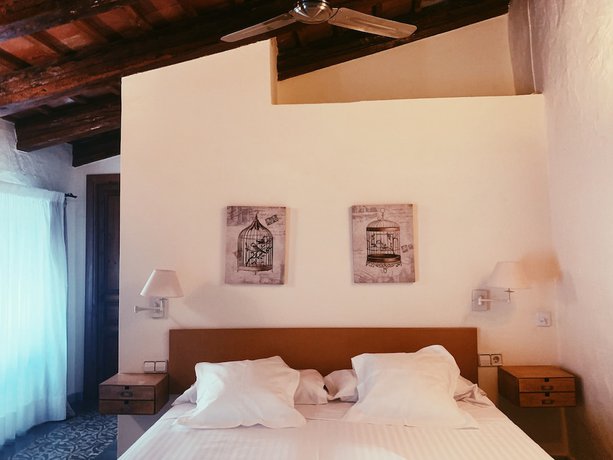 Imagen de la habitación del Hotel Rural Can Bayre. Foto 16