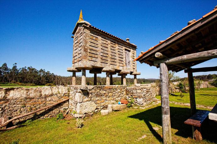 Imagen de los interiores del Hotel Rural Casa Casti&ntilde;eira. Foto 8