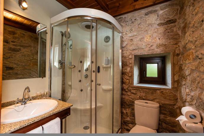 Imagen de la habitación del Hotel Rural Casa Casti&ntilde;eira. Foto 6