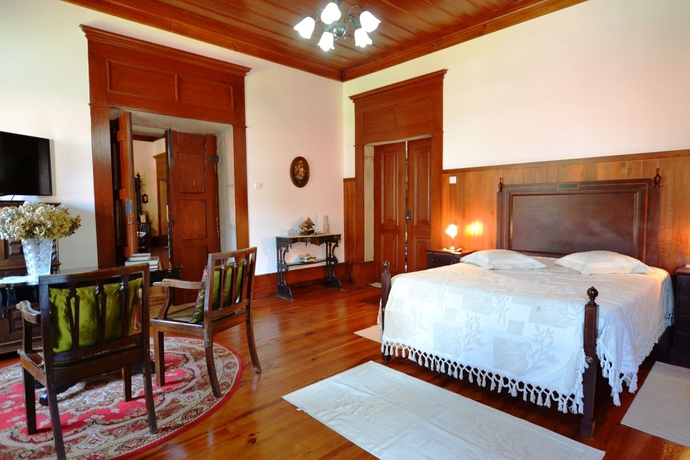 Imagen de la habitación del Hotel Rural Casa De Santa Comba. Foto 9