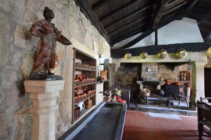 Imagen del bar/restaurante del Hotel Rural Casa De Santa Comba. Foto 6