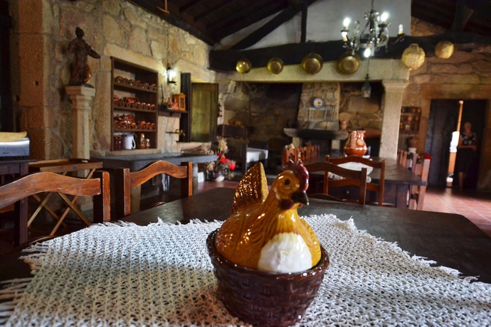 Imagen del bar/restaurante del Hotel Rural Casa De Santa Comba. Foto 7