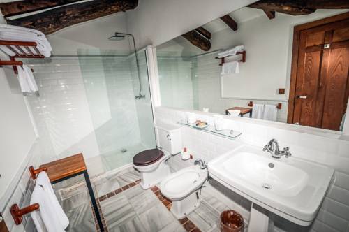 Imagen de la habitación del Hotel Rural Casa Grande De Rosende. Foto 8