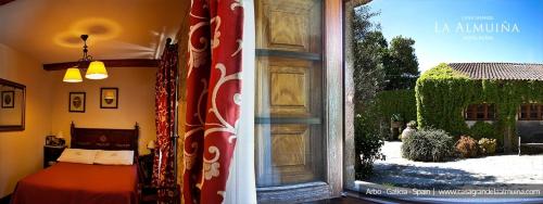 Imagen de la habitación del Hotel Rural Casa Grande la Almuiña. Foto 12