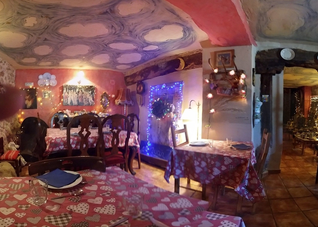 Imagen del bar/restaurante del Hotel Rural Casa La Quinta De Malu. Foto 4