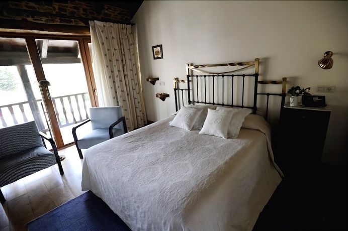 Imagen de la habitación del Hotel Rural Casa Peleyón. Foto 14