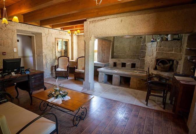 Imagen de los interiores del Hotel Rural Casa Rural Abadia Eiras. Foto 14