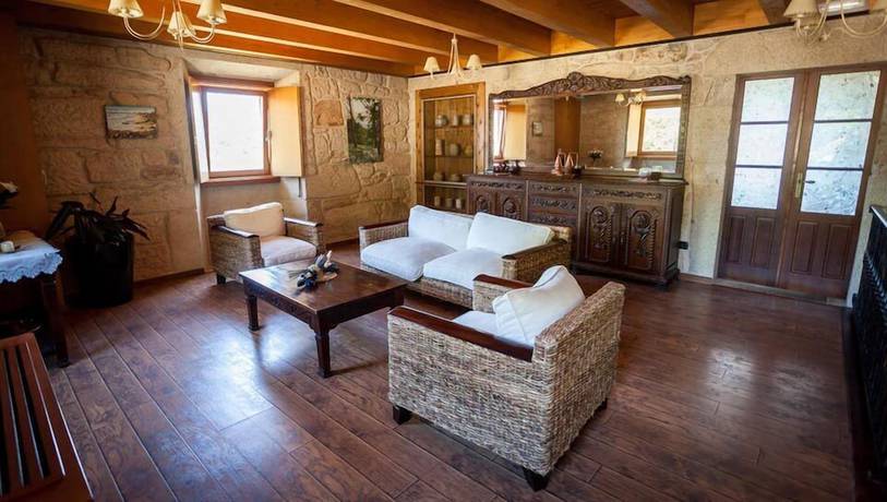 Imagen de los interiores del Hotel Rural Casa Rural Abadia Eiras. Foto 15