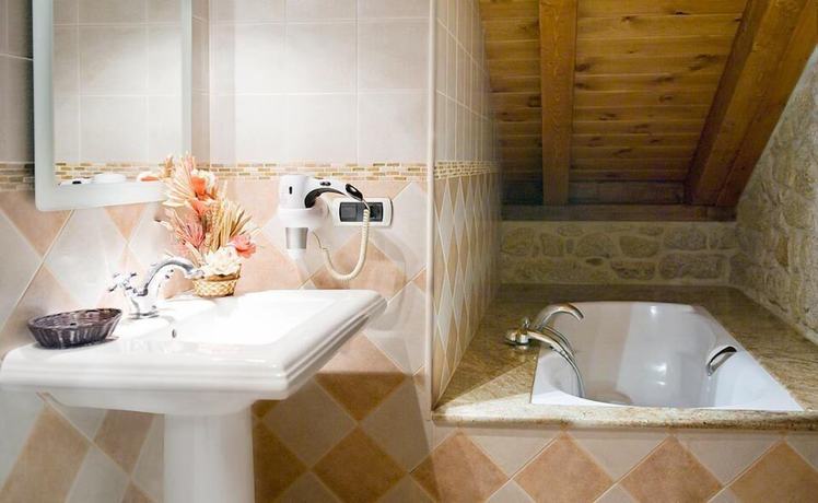 Imagen de la habitación del Hotel Rural Casa Rural Abadia Eiras. Foto 4