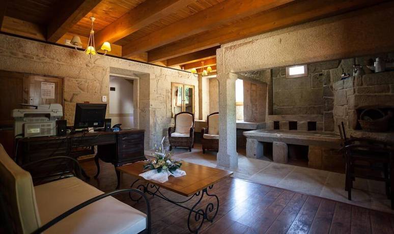 Imagen de los interiores del Hotel Rural Casa Rural Abadia Eiras. Foto 19