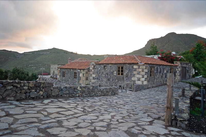 Imagen de los exteriores del Hotel Rural Casa Vera De La Hoya. Foto 12