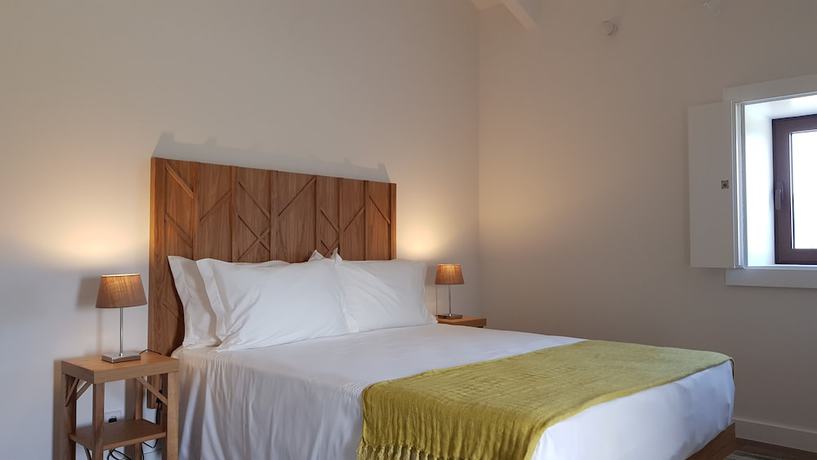 Imagen de la habitación del Hotel Rural Casa do Monte de Roques. Foto 5