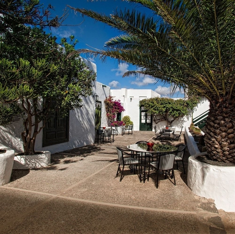 Imagen de los exteriores del Hotel Rural Caserío De Mozaga. Foto 11