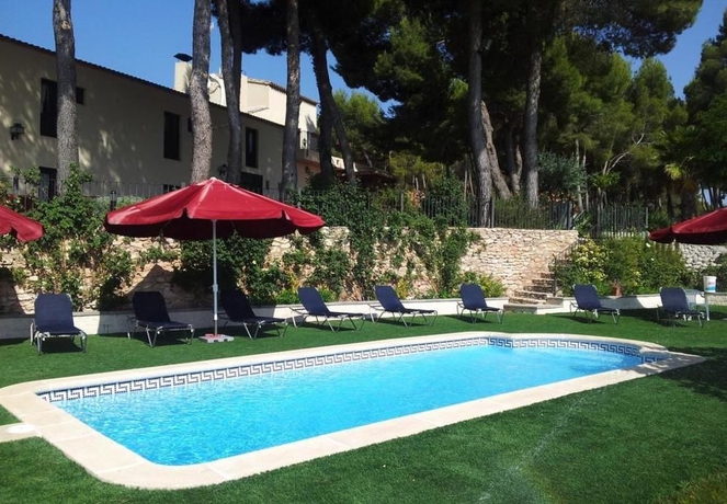 Imagen de la piscina del Hotel Rural Castillo De Biar. Foto 15