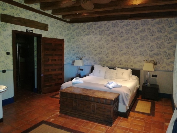 Imagen de la habitación del Hotel Rural Castillo De Somaén. Foto 8