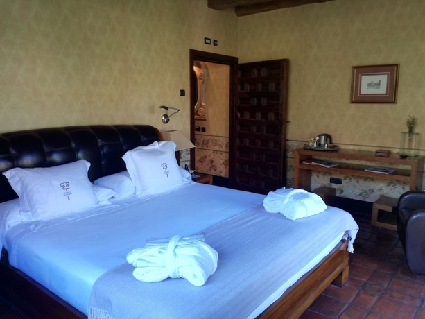 Imagen de la habitación del Hotel Rural Castillo De Somaén. Foto 12