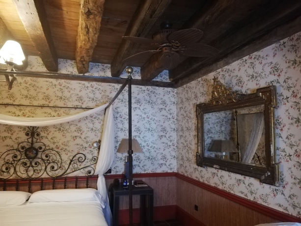 Imagen de la habitación del Hotel Rural Castillo De Somaén. Foto 14