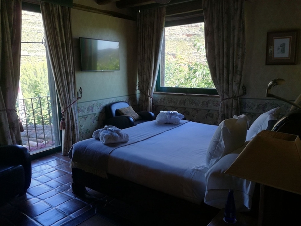 Imagen de la habitación del Hotel Rural Castillo De Somaén. Foto 15