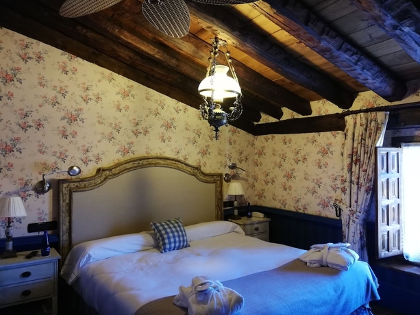 Imagen de la habitación del Hotel Rural Castillo De Somaén. Foto 16