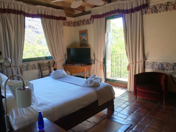 Imagen de la habitación del Hotel Rural Castillo De Somaén. Foto 18