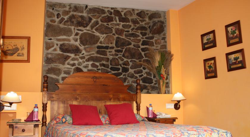 Imagen de la habitación del Hotel Rural Cenera. Foto 3