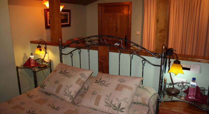 Imagen de la habitación del Hotel Rural Cenera. Foto 4