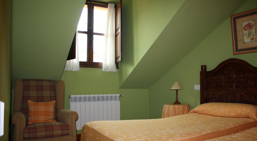 Imagen de la habitación del Hotel Rural Cenera. Foto 5