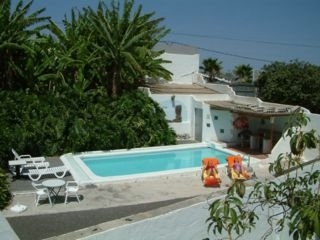 Imagen de la piscina del Hotel Rural Cho Manuel Residence. Foto 9