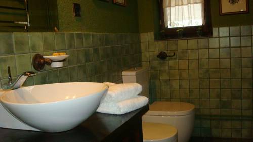 Imagen de la habitación del Hotel Rural Comarquinal Bioresort Penedès. Foto 6