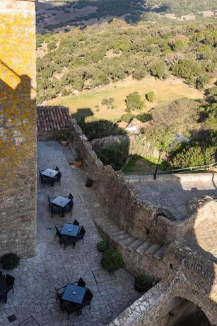 Imagen de los exteriores del Hotel Rural Complejo Tur&iacute;stico Tugasa Castillo De Castellar. Foto 21