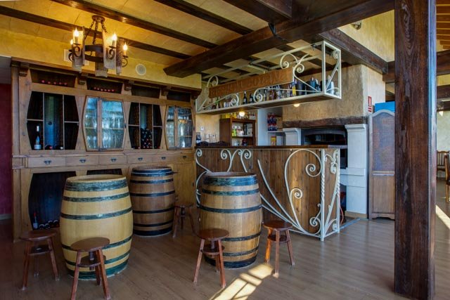 Imagen del bar/restaurante del Hotel Rural Con Encanto - Spa Kinédomus Bienestar. Foto 2