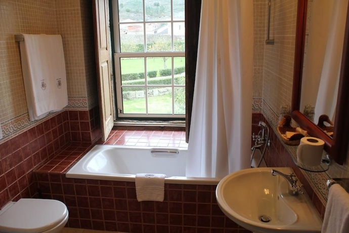 Imagen de la habitación del Hotel Rural Convento Nossa Senhora Do Carmo. Foto 12