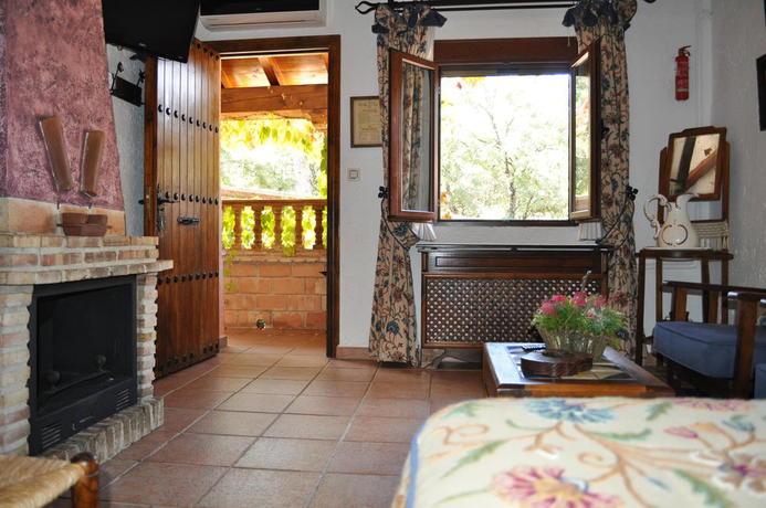 Imagen general del Hotel Rural Convento Santa María de la Sierra. Foto 8