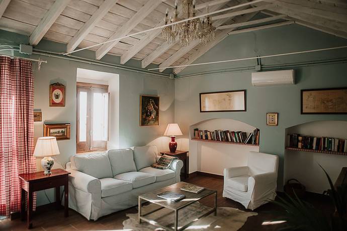 Imagen de los interiores del Hotel Rural Cortijo Santa Clara. Foto 12