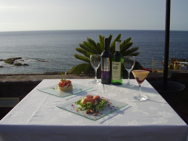 Imagen del bar/restaurante del Hotel Rural Costa Salada. Foto 2